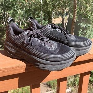 HOKA ONE ONE Women’s Bondi 6 black running shoes